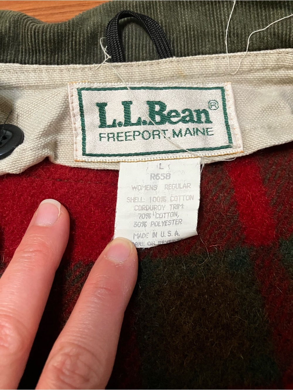 *SOLD* L.L. Bean Cream Canvas Jacket with Olive Collar and Red Plaid Lining - Picture 4 of 7